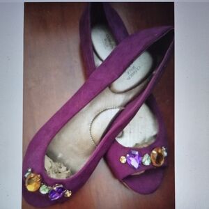 Avon Cushion Walk Purple Embellished Jeweled Open/Peep-Toe Suede Flats - Size 8
